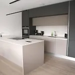 Beautiful 2br In Kirchberg דירה *